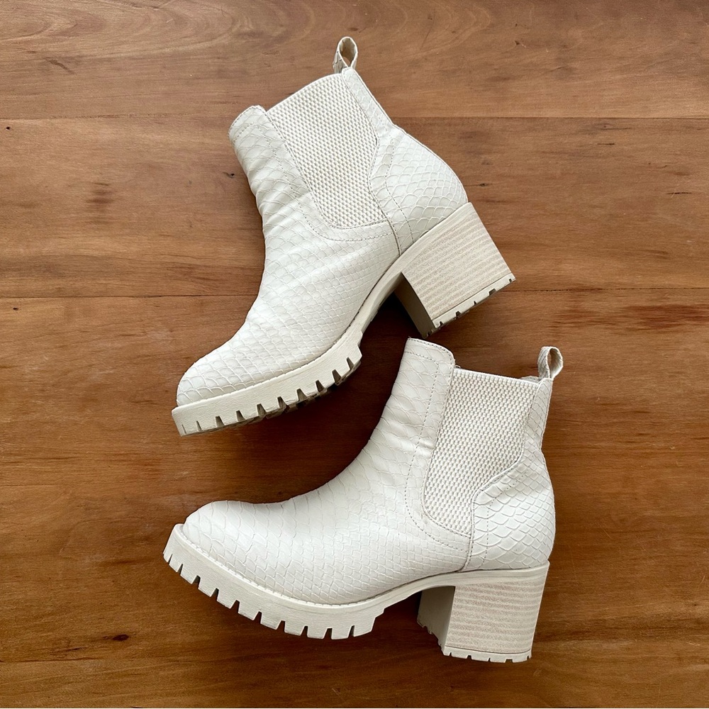 MIA Jonna Boots in Ivory Python